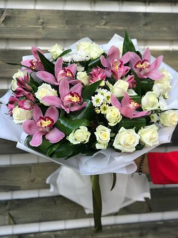 Букет цветов из: Розы и Хризантемы в Упорово