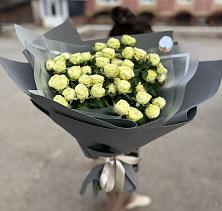 Букет Белые кустовые розы Солинеро в Упорово