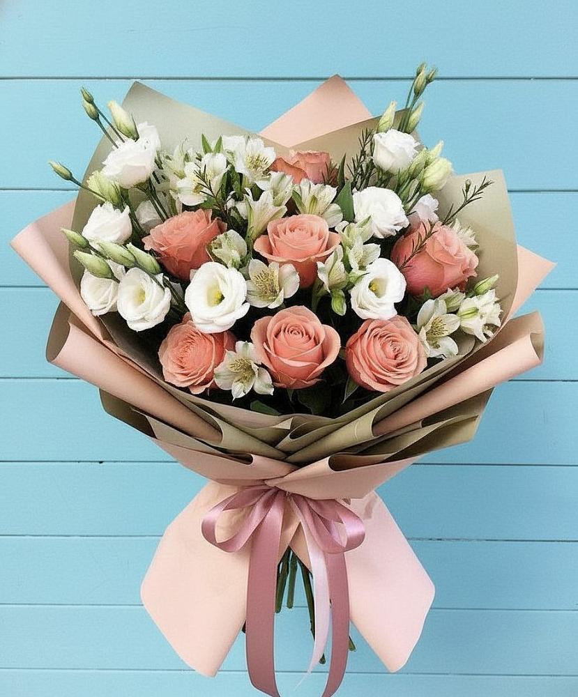 Букет цветов из: Розы, Альстромерии и Лизиантусы в Упорово