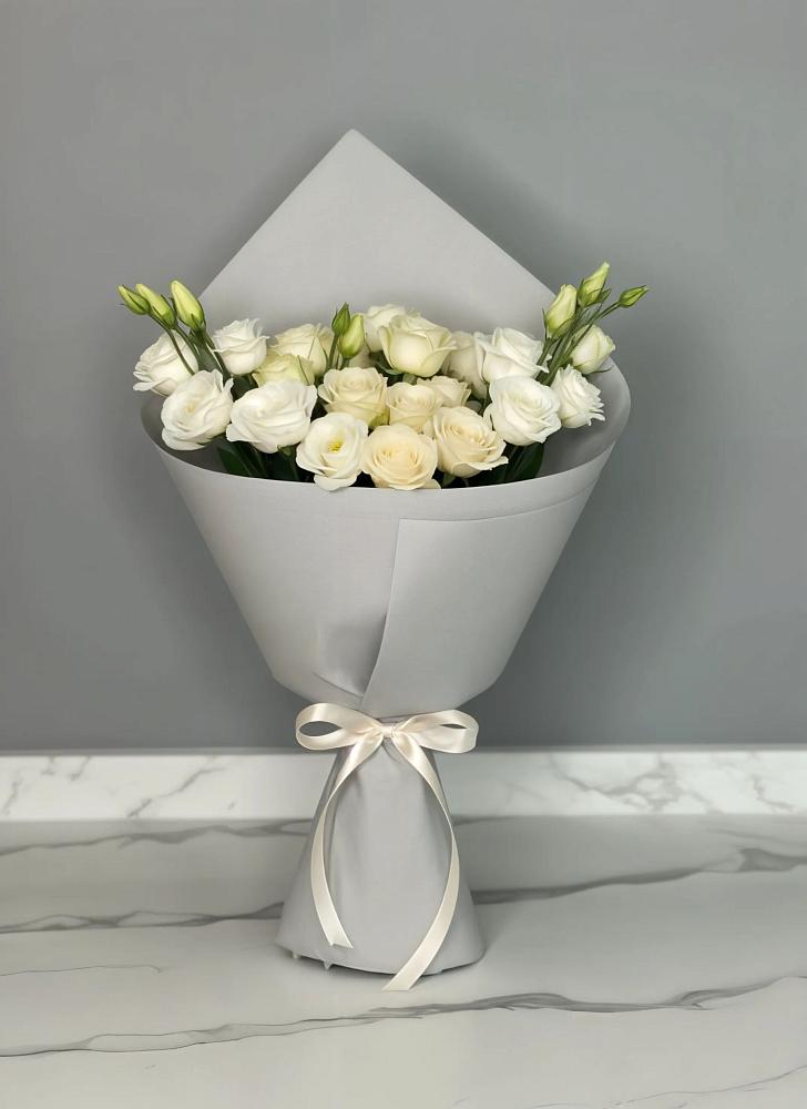 Букет цветов из: Розы и Лизиантусы в Упорово