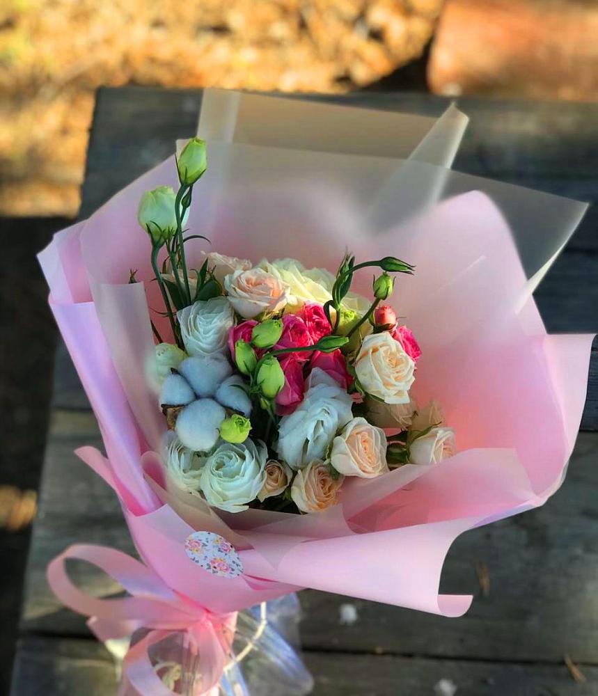 Букет цветов из: Розы и Лизиантусы в Упорово