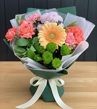 Букет цветов из:  Гвоздики, Розы, Герберы и Хризантемы в Упорово