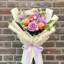 Букет цветов из:  Лизиантусы и Розы в Упорово