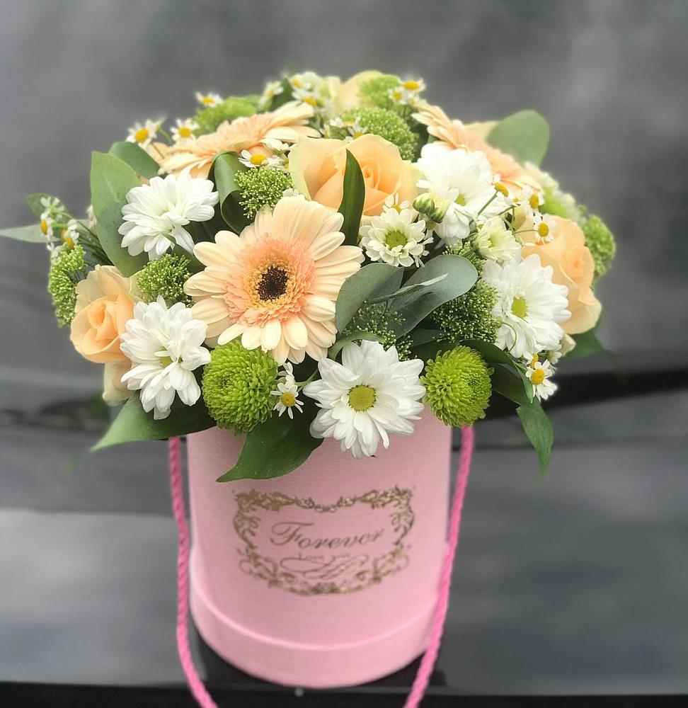 Цветочная композиция из Розы, Герберы и Хризантемы в шляпной коробке в Упорово